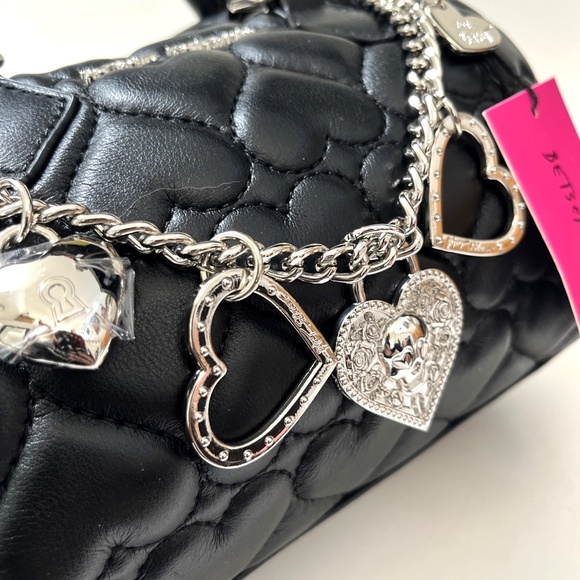 BETSEY JOHNSON Quilted Heart Satchel Bag Skull Charm Chain Black Crossbody Purse - Picture 4 of 11